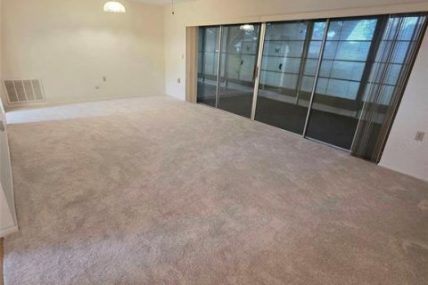 House in Port Richey, Florida 2 bedrooms, 103.31 sq.m. № 2368869 - photo 7