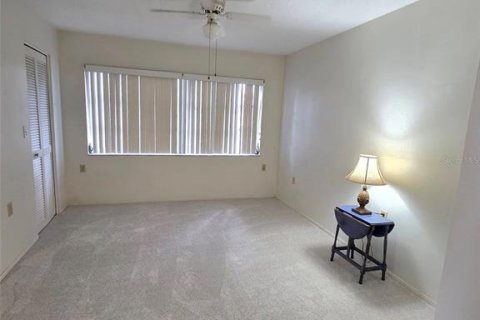 House in Port Richey, Florida 2 bedrooms, 103.31 sq.m. № 2368869 - photo 12