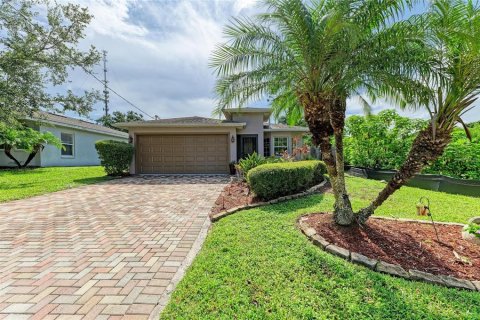 Villa ou maison à vendre à Sarasota, Floride: 3 chambres, 141.58 m2 № 1821460 - photo 2
