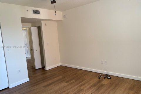 Condominio en venta en Aventura, Florida, 1 dormitorio, 77.57 m2 № 2076905 - foto 12