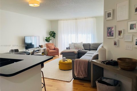 Condominio en venta en Aventura, Florida, 1 dormitorio, 77.57 m2 № 2076905 - foto 16