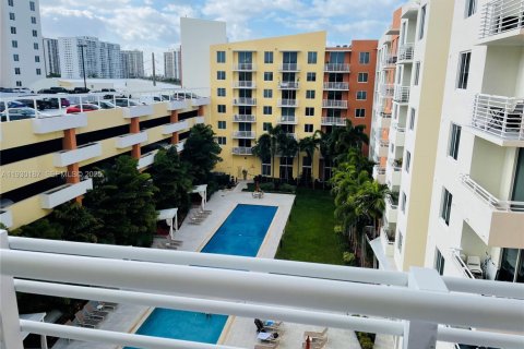 Condominio en venta en Aventura, Florida, 1 dormitorio, 77.57 m2 № 2076905 - foto 19