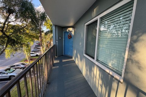 Condominio en venta en Pembroke Pines, Florida, 2 dormitorios, 140 m2 № 2034407 - foto 3