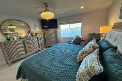 Condominio en venta en Pembroke Pines, Florida, 2 dormitorios, 140 m2 № 2034407 - foto 17