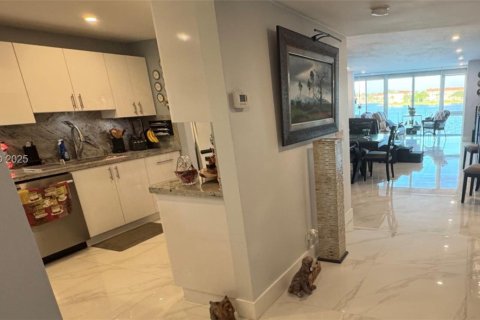 Condominio en venta en Pembroke Pines, Florida, 2 dormitorios, 140 m2 № 2034407 - foto 5