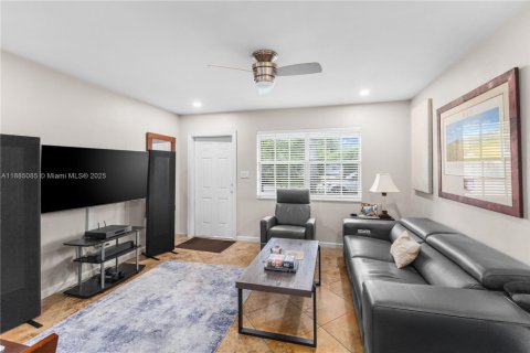 Immobilier commercial à vendre à Oakland Park, Floride: 187.2 m2 № 1938601 - photo 19