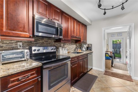 Immobilier commercial à vendre à Oakland Park, Floride: 187.2 m2 № 1938601 - photo 27