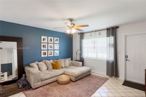 Immobilier commercial à vendre à Oakland Park, Floride: 187.2 m2 № 1938601 - photo 5