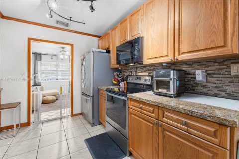Immobilier commercial à vendre à Oakland Park, Floride: 187.2 m2 № 1938601 - photo 12