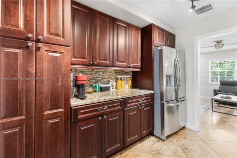 Immobilier commercial à vendre à Oakland Park, Floride: 187.2 m2 № 1938601 - photo 26