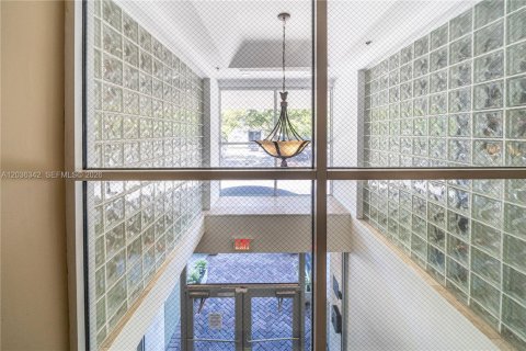 Copropriété à vendre à Miami, Floride: 2 chambres, 95.69 m2 № 2084281 - photo 29