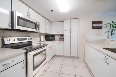 Copropriété à vendre à Miami, Floride: 2 chambres, 95.69 m2 № 2084281 - photo 15
