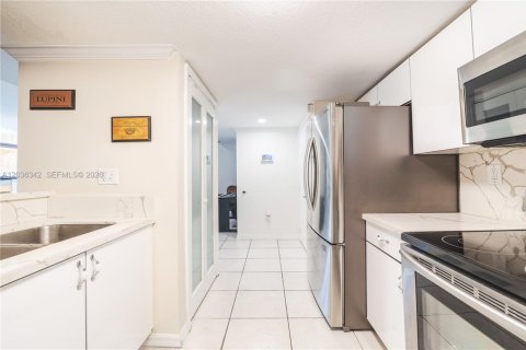 Copropriété à vendre à Miami, Floride: 2 chambres, 95.69 m2 № 2084281 - photo 16