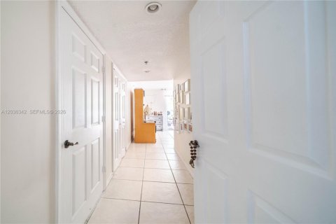 Copropriété à vendre à Miami, Floride: 2 chambres, 95.69 m2 № 2084281 - photo 17