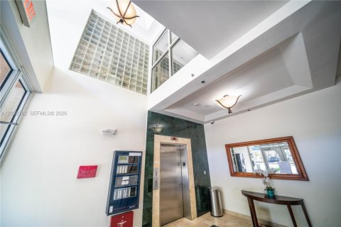 Copropriété à vendre à Miami, Floride: 2 chambres, 95.69 m2 № 2084281 - photo 9