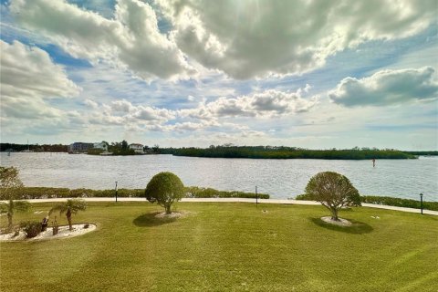Condominio en alquiler en Port Richey, Florida, 2 dormitorios, 95.22 m2 № 1589672 - foto 6