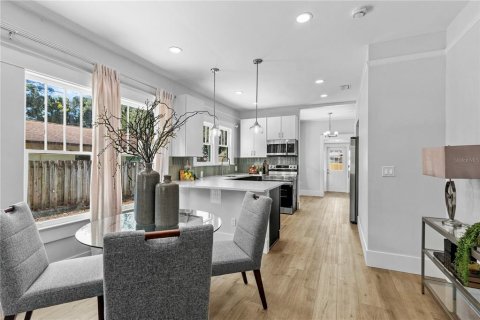 Villa ou maison à vendre à Tampa, Floride: 3 chambres, 100.33 m2 № 2418537 - photo 9