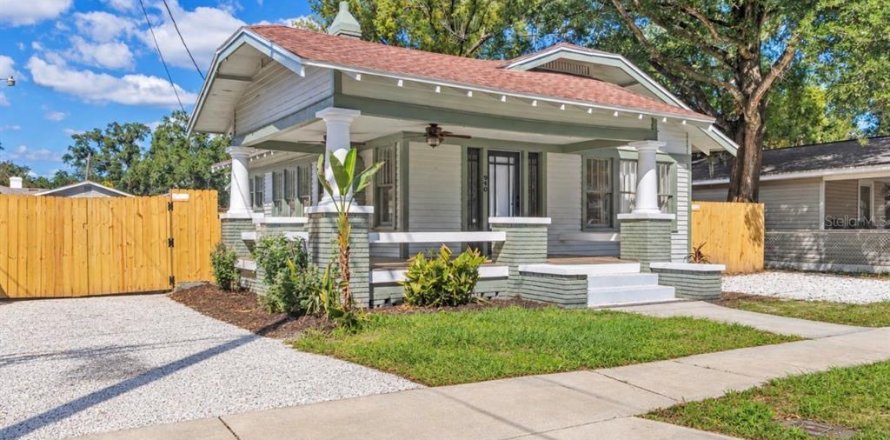 Villa ou maison à Tampa, Floride 3 chambres, 100.33 m2 № 2418537