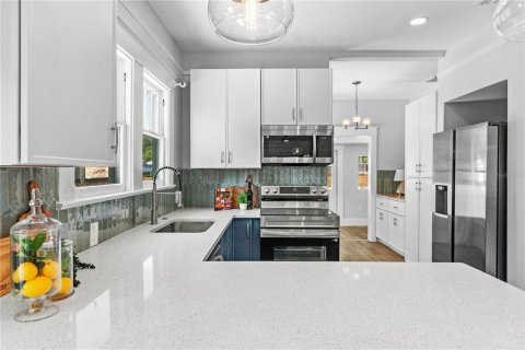 Villa ou maison à vendre à Tampa, Floride: 3 chambres, 100.33 m2 № 2418537 - photo 10