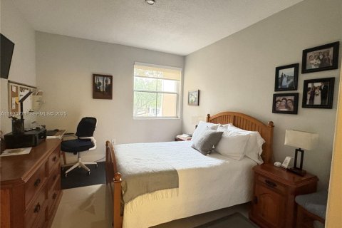 Condo in Doral, Florida, 2 bedrooms № 1989496 - photo 8