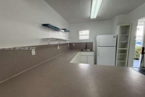 Снять в аренду кондоминиум в Майами, Флорида 2 спальни, 80.64м2, № 1989491 - фото 5