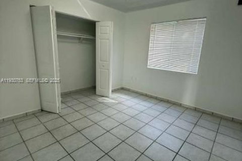 Снять в аренду кондоминиум в Майами, Флорида 2 спальни, 80.64м2, № 1989491 - фото 7