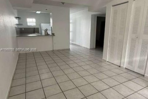 Снять в аренду кондоминиум в Майами, Флорида 2 спальни, 80.64м2, № 1989491 - фото 2