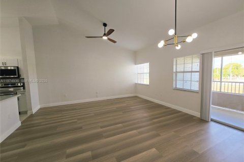 Снять в аренду кондоминиум в Окленд-Парк, Флорида 2 спальни, 92.16м2, № 2038410 - фото 3