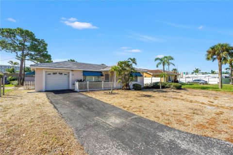Casa en venta en Saint Pete Beach, Florida, 2 dormitorios, 97.45 m2 № 2386634 - foto 12