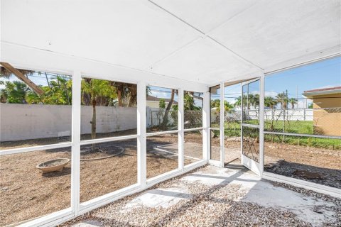 Casa en venta en Saint Pete Beach, Florida, 2 dormitorios, 97.45 m2 № 2386634 - foto 24