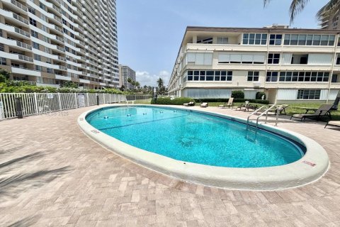 Copropriété à vendre à Hallandale Beach, Floride: 1 chambre, 81.57 m2 № 1783623 - photo 25