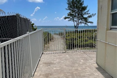 Copropriété à vendre à Hallandale Beach, Floride: 1 chambre, 81.57 m2 № 1783623 - photo 14