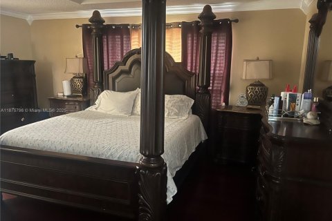 House in Miramar, Florida 3 bedrooms № 1926518 - photo 12