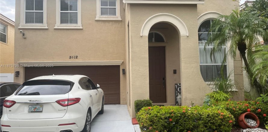 House in Miramar, Florida 3 bedrooms № 1926518