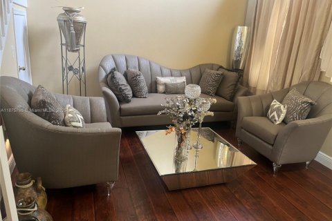 House in Miramar, Florida 3 bedrooms № 1926518 - photo 7