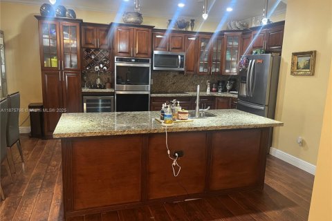 House in Miramar, Florida 3 bedrooms № 1926518 - photo 5