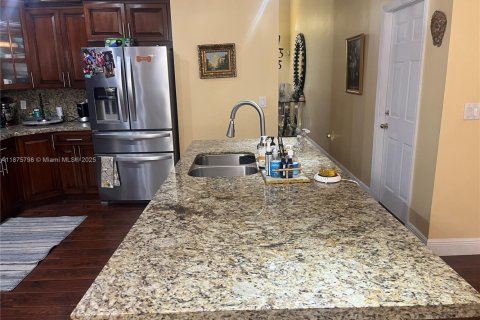 House in Miramar, Florida 3 bedrooms № 1926518 - photo 4
