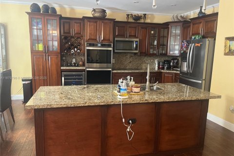 House in Miramar, Florida 3 bedrooms № 1926518 - photo 3