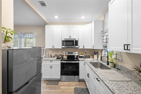 Villa ou maison à vendre à DeLand, Floride: 2 chambres, 87.98 m2 № 2122160 - photo 15