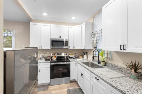 Villa ou maison à vendre à DeLand, Floride: 2 chambres, 87.98 m2 № 2122160 - photo 16
