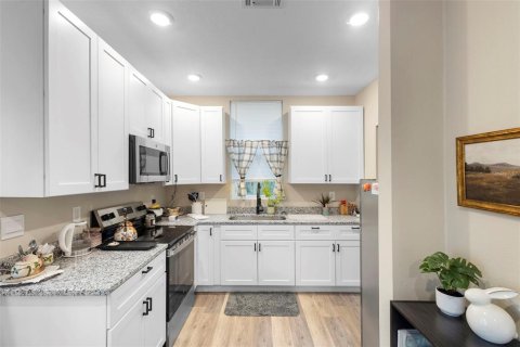 Villa ou maison à vendre à DeLand, Floride: 2 chambres, 87.98 m2 № 2122160 - photo 13