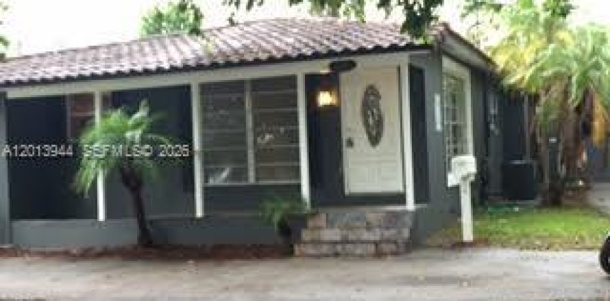 Villa ou maison à Miami, Floride 3 chambres, 174.75 m2 № 2076277