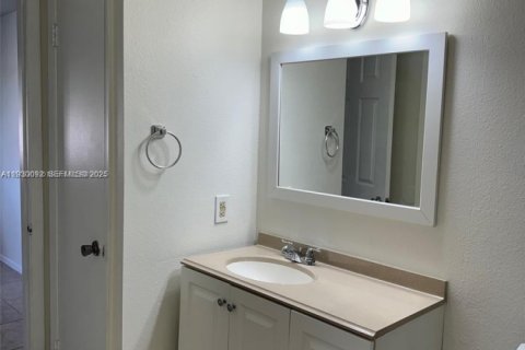 Condominio en alquiler en Miami, Florida, 2 dormitorios, 90.95 m2 № 1988914 - foto 10