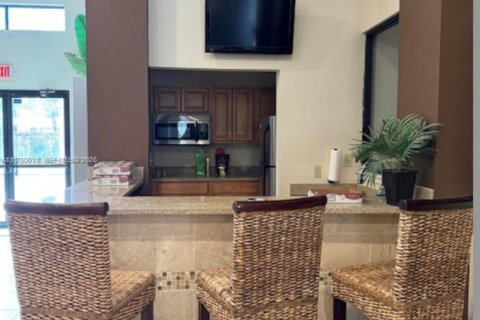 Condominio en alquiler en Miami, Florida, 2 dormitorios, 90.95 m2 № 1988914 - foto 16