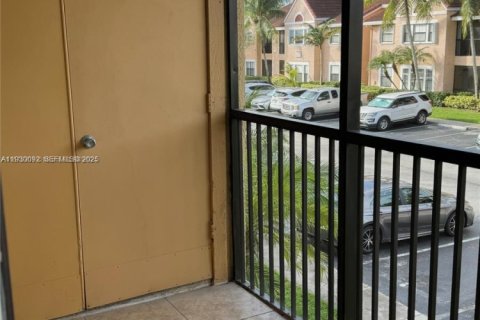 Condominio en alquiler en Miami, Florida, 2 dormitorios, 90.95 m2 № 1988914 - foto 13