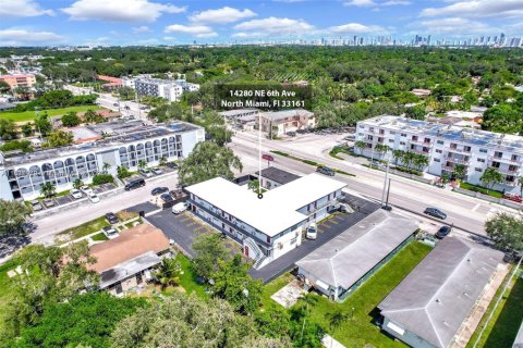 Propiedad comercial en venta en North Miami, Florida № 1828174 - foto 10