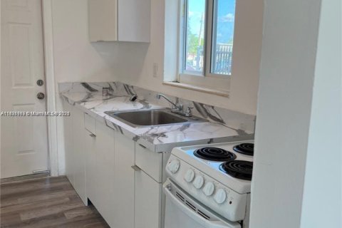 Propiedad comercial en venta en North Miami, Florida № 1828174 - foto 8