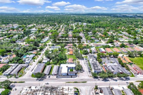 Propiedad comercial en venta en North Miami, Florida № 1828174 - foto 17