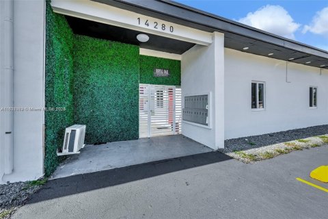 Propiedad comercial en venta en North Miami, Florida № 1828174 - foto 19