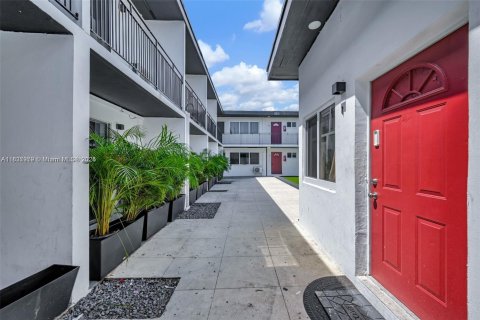 Propiedad comercial en venta en North Miami, Florida № 1828174 - foto 11